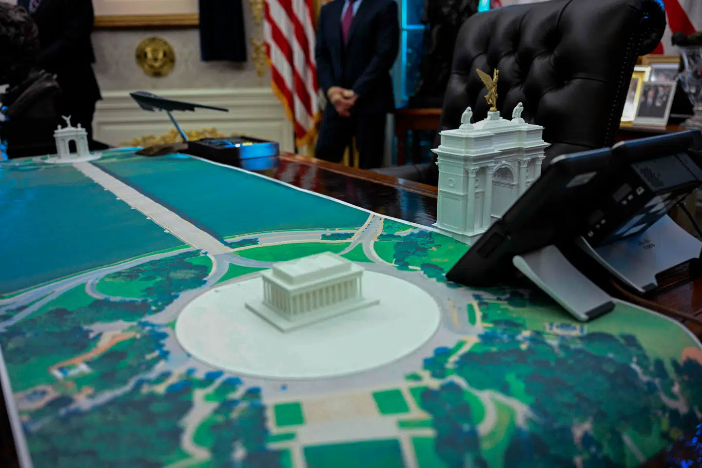 Lincoln Memorial i Washington kan måske snart få en ny nabo i form af en triumfbue, som måske kan stå klar til USAs 250 års jubilæum.