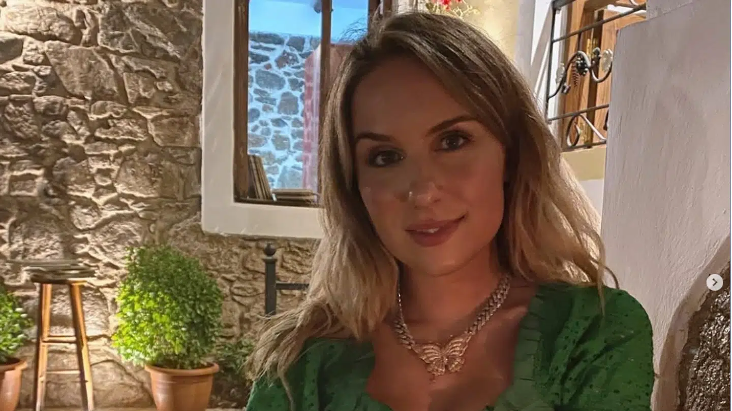 Miri-Ann var i sin barndom tilknyttet Pinsevækkelsen, og hun tror, at der er en sammenhæng mellem hendes religiøse baggrund og holdningen til sin partners forbrug af porno.