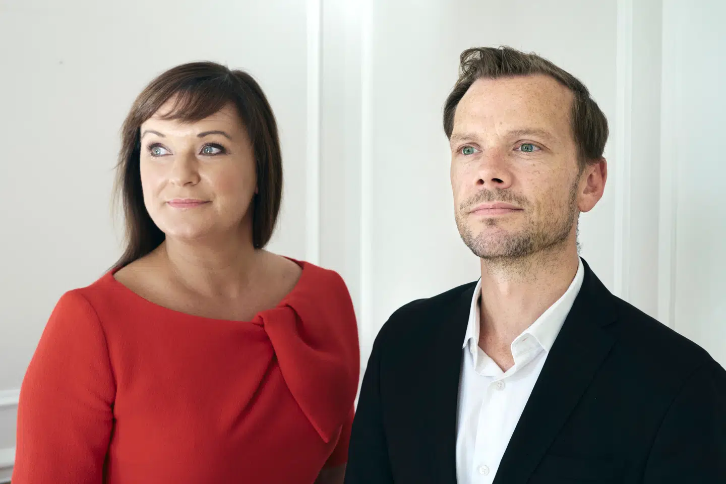 Indenrigsminister Sophie Løhde (V) og justitsminister Peter Hummelgaard (S). De præsenter nu tre forslag, der skal afhjælpe chikane, trusler og vold mod både politikere og offentligt ansatte. De vil blandt andet have særskilte straffe for chikane af pårørende.