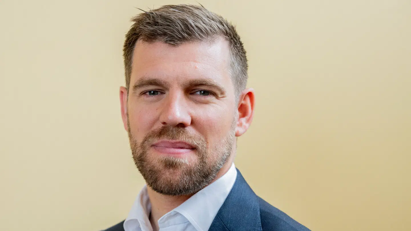 Kirkeminister Morten Dahlin fortjener ros for hans indgreb mod shariaskilsmisser, men der stadig tale om symptombehandling. Det mener B.T.s debatredaktør, Joachim B. Olsen.