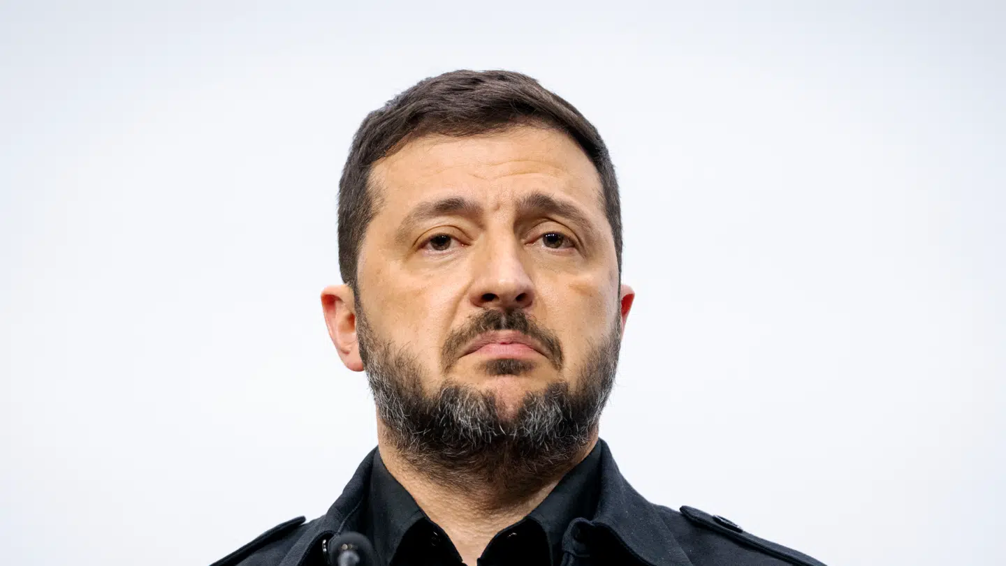 45 procent af ukrainerne ønsker hverken at se Volodymyr Zelenskyj eller hans forgænger, Petro Porosjenko, i politik ved krigens afslutning.