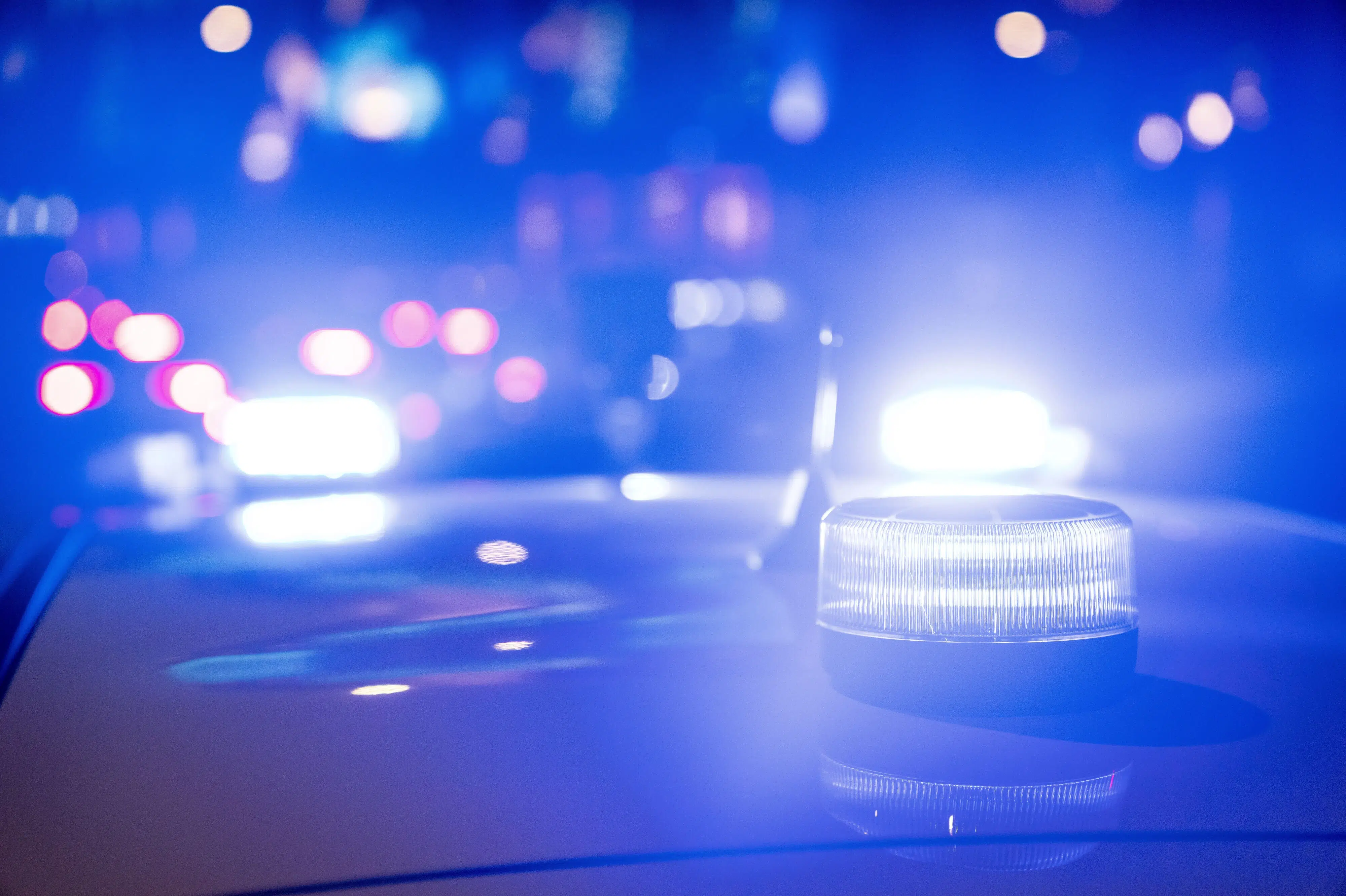 17-årig fanget af politiet efter overfald på 24-årig i bil