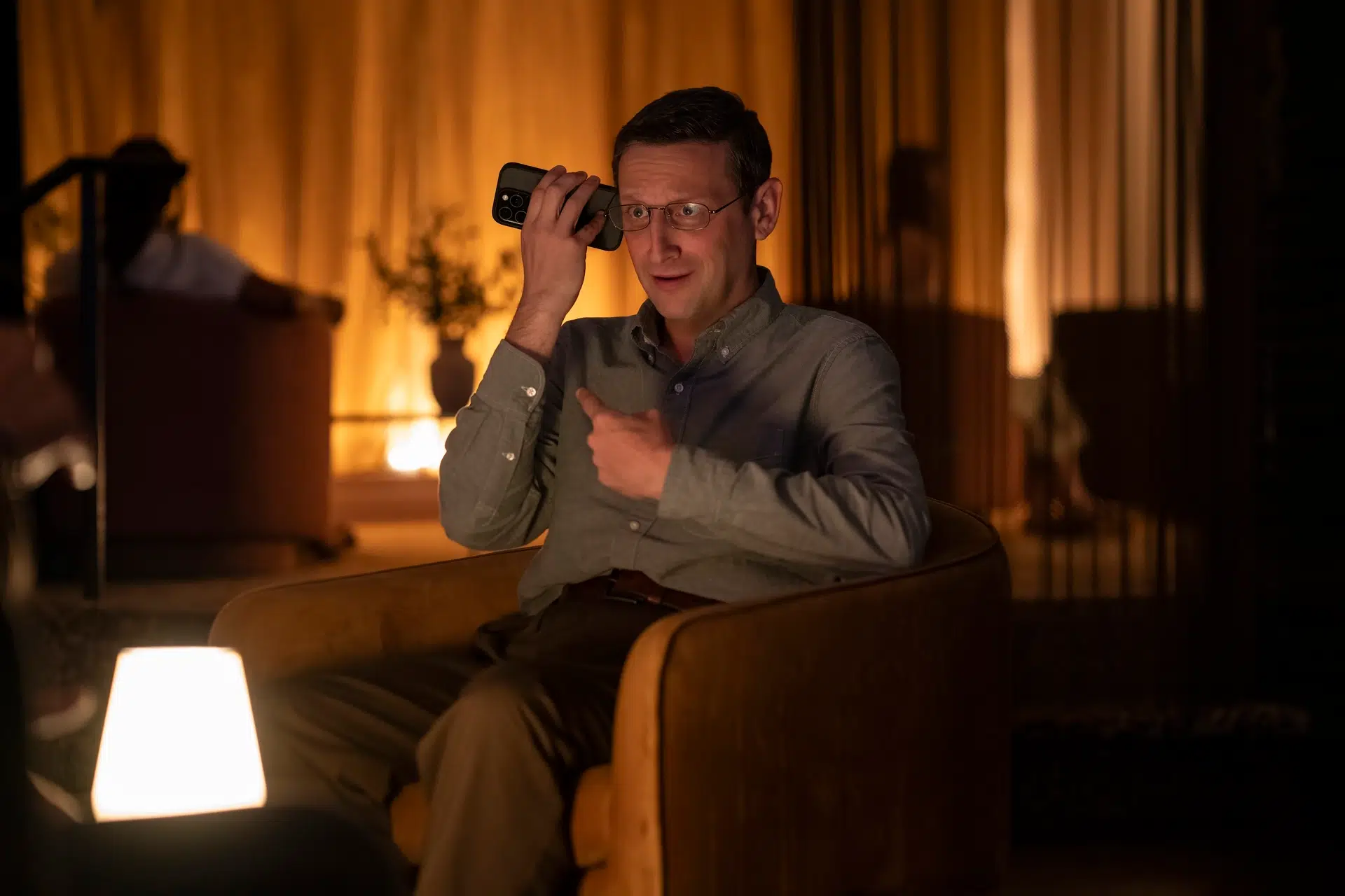 Ny komedieserie får bragende gode anmeldelser: »En af årets bedste serier«