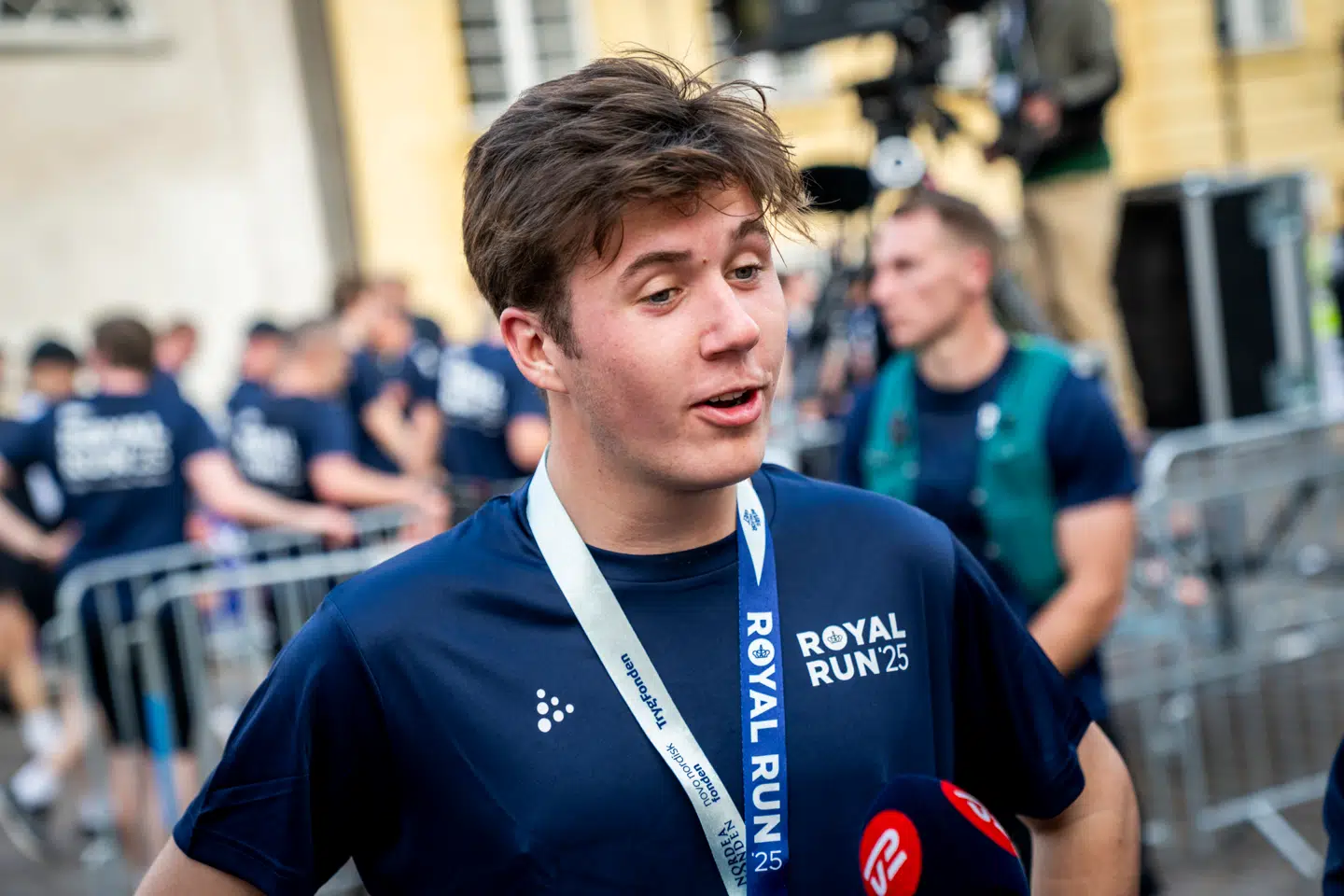 Kronprins Christian har blandt andet haft sine egne byer til Royal Run, hvor han også velvilligt er stillet op foran pressen.