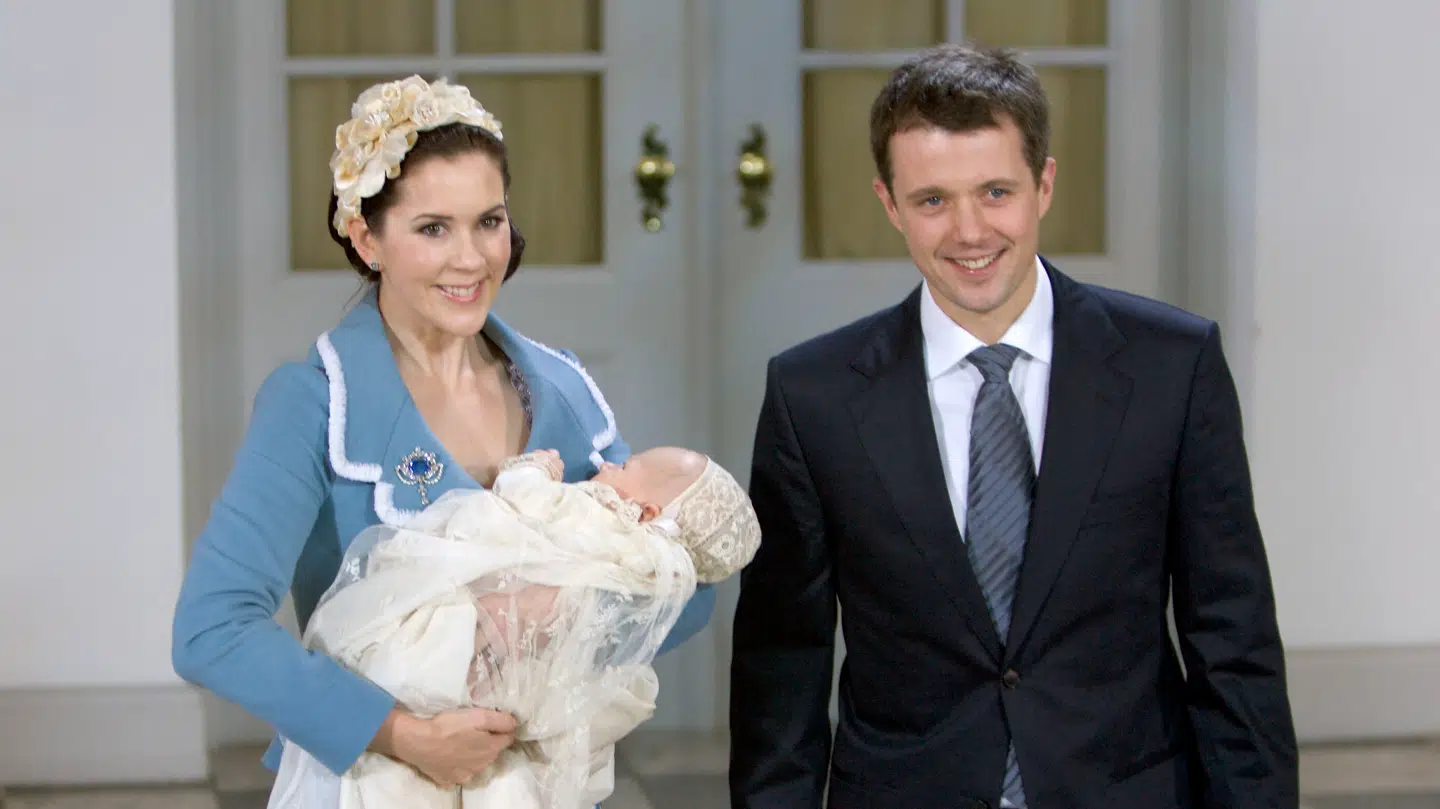 Dronning Mary og kong Frederik – en lille kronprins Christian.