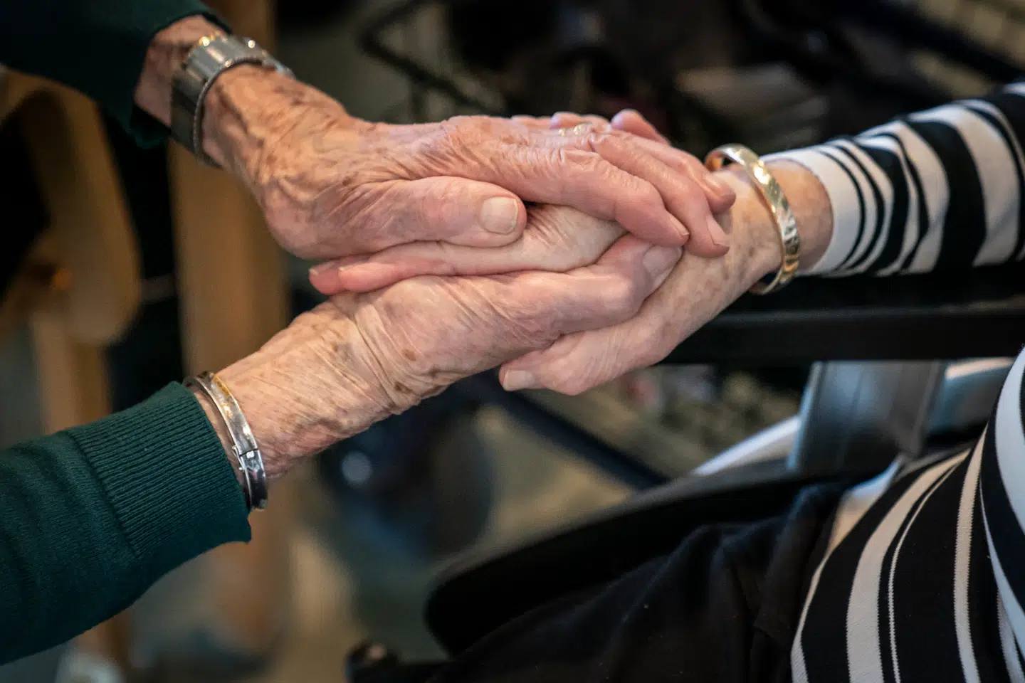 Unge skal aftjene deres militære værnepligt, og pensionister på vej ud af arbejdsmarkedet skal aftjene deres velfærdsværnepligt, mener Erik Andersen.