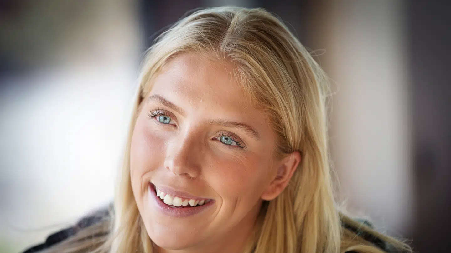 Julie Scaglione nyder at få råd af Bojana Popovic, der tidligere har vist sine evner overfor landsholdsspillerens mor.