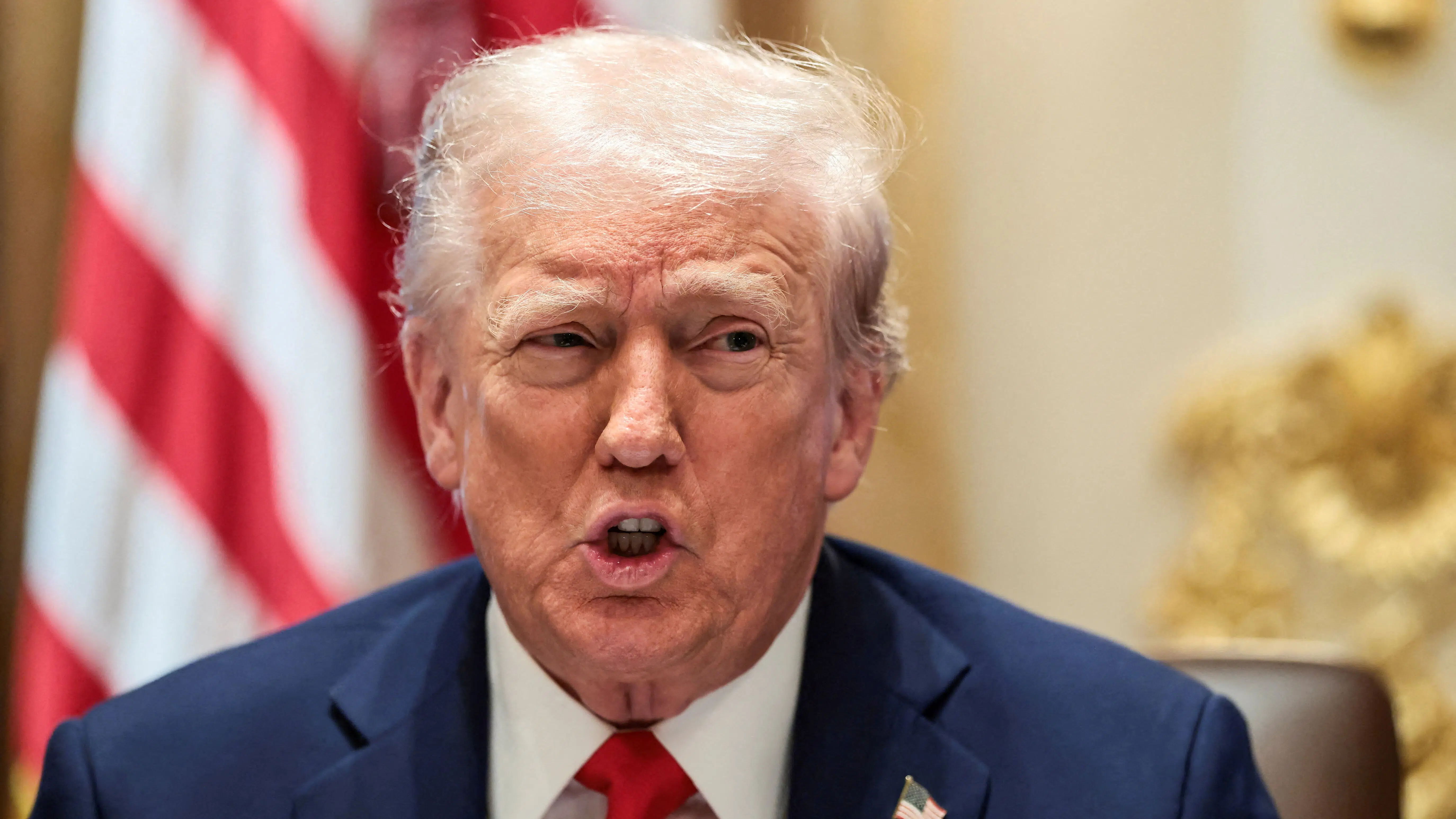 Trump med ny 'bizar' kommentar om sekretærens læber: 'Bevæger sig som en maskinpistol'