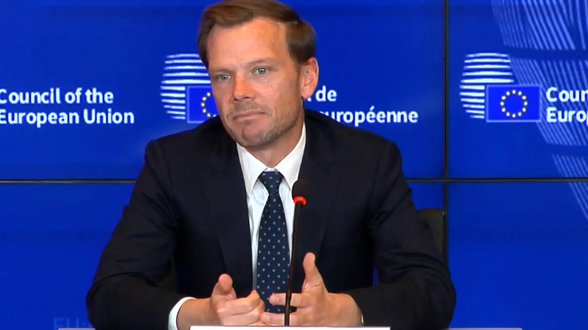 Journalist spørger Hummelgaard til ophedet debat om chatkontrol: »Hvis jeg var journalist, ville jeg følge pengene«