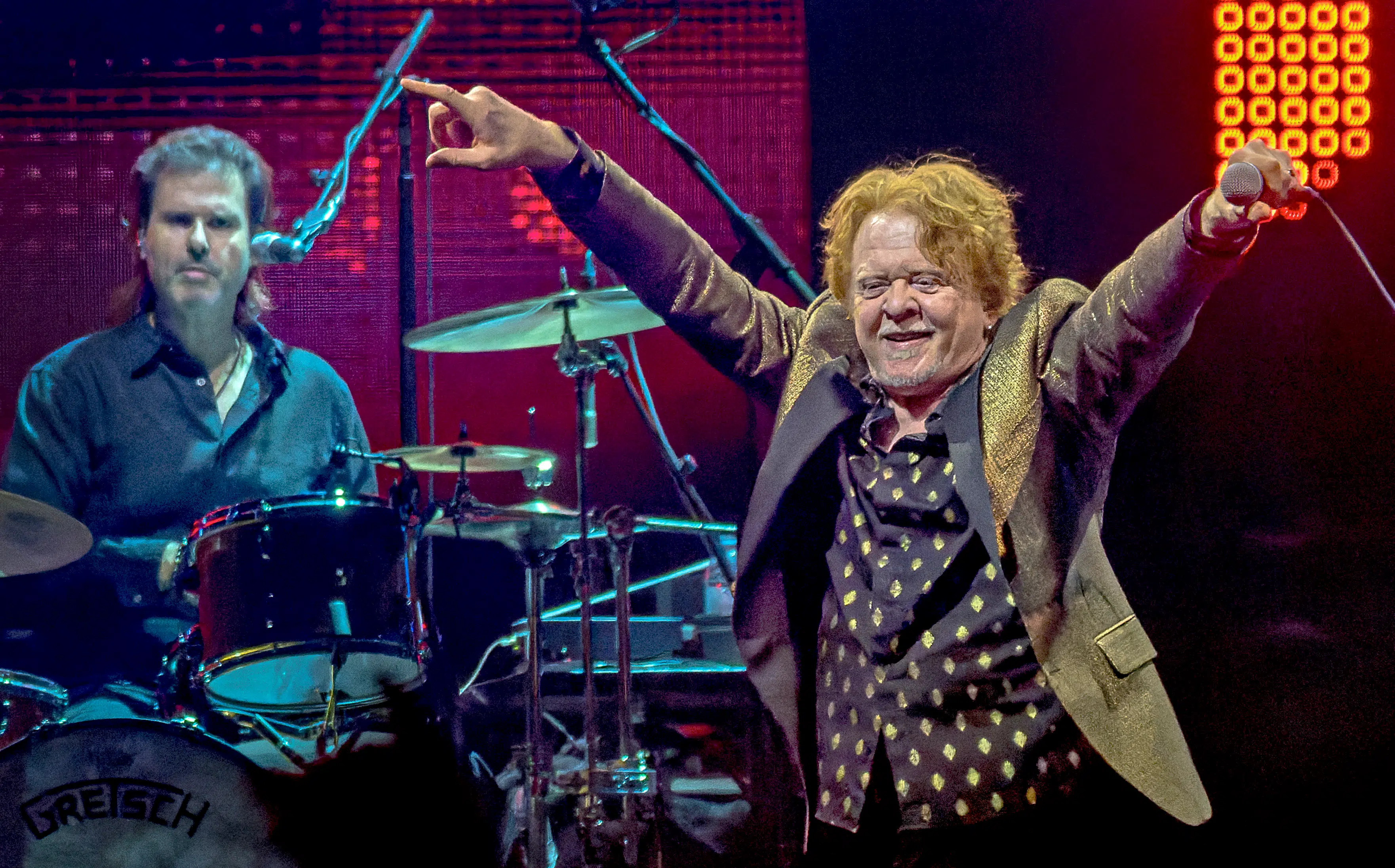 Han er 65 år og ligner ikke en verdensstjerne i topform. Men popveteranen fik alle til at vrikke med i Royal Arena