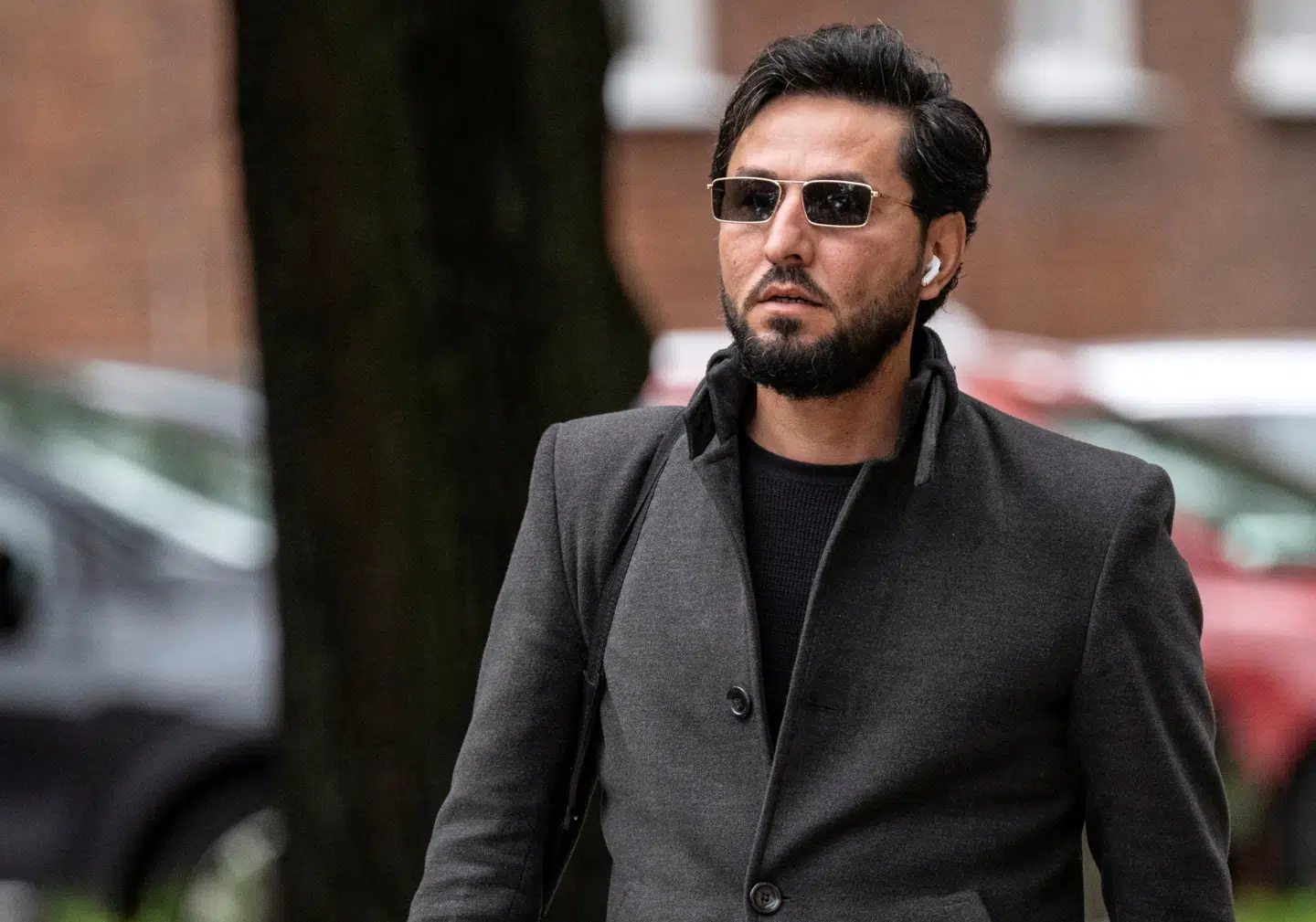 Salwan Momika kom til Sverige som irakisk flytning i 2018 og blev få år efter kendt for sine kontroversielle og islamkritiske budskaber, der i sidste ende kostede ham livet.