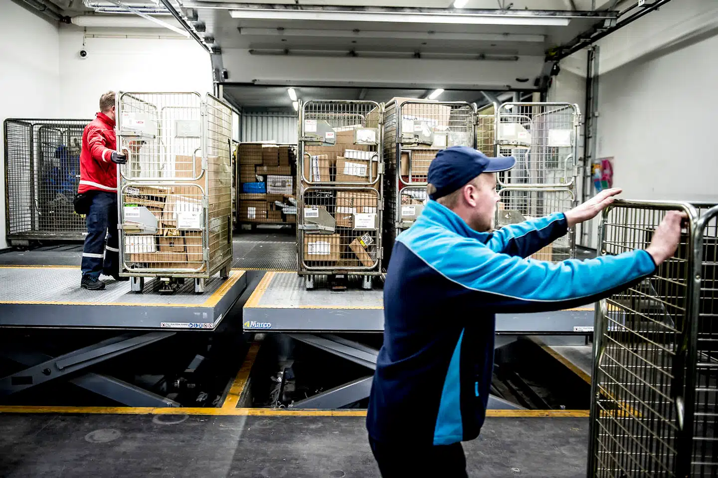 Hos det dansk-svenske selskab PostNord har man vendt blikket mod sit internationale samarbejde IPC for at finde en alternativ IT-løsning, der kan håndtere momsopkrævningen på varer fra udlandet, når nye regler træder i kraft om et år.