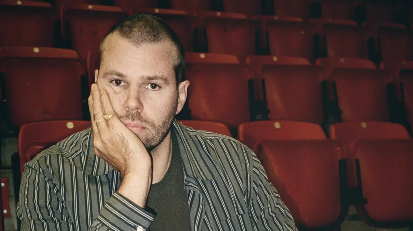 For rullende kameraer: Mikkel Hansen klipper sit hår af | Håndbold ...