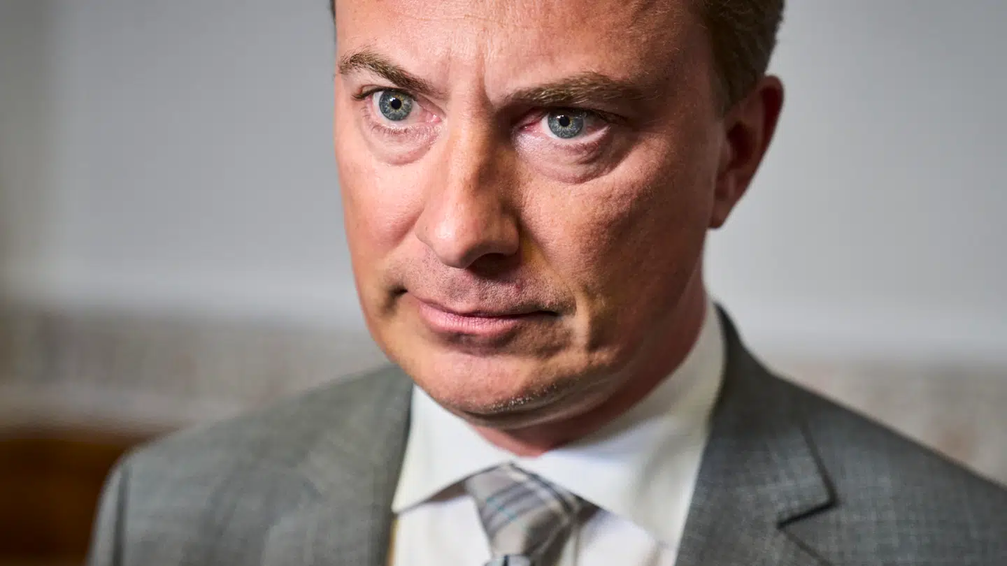 Formand for Dansk Folkeparti Morten Messerschmidt har også en kommentar til opslaget.