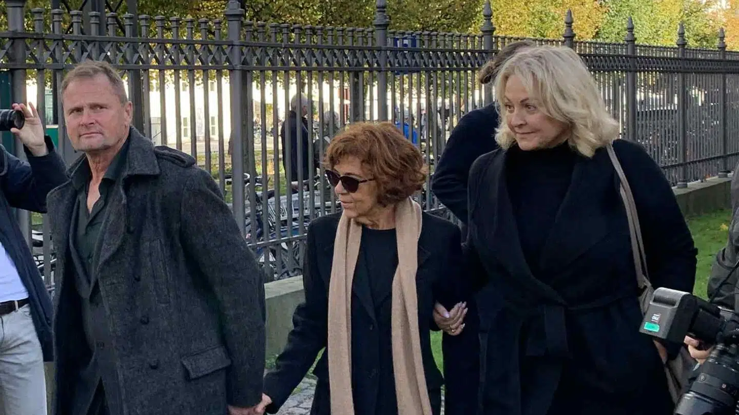 Marlyn Czajkowski kom blandt andet gående arm i arm med Stephanie Surrugue.