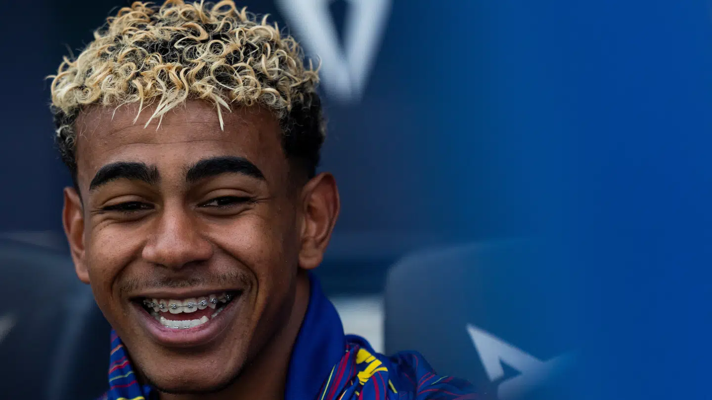 Lamine Yamal griner hele vejen til banken.