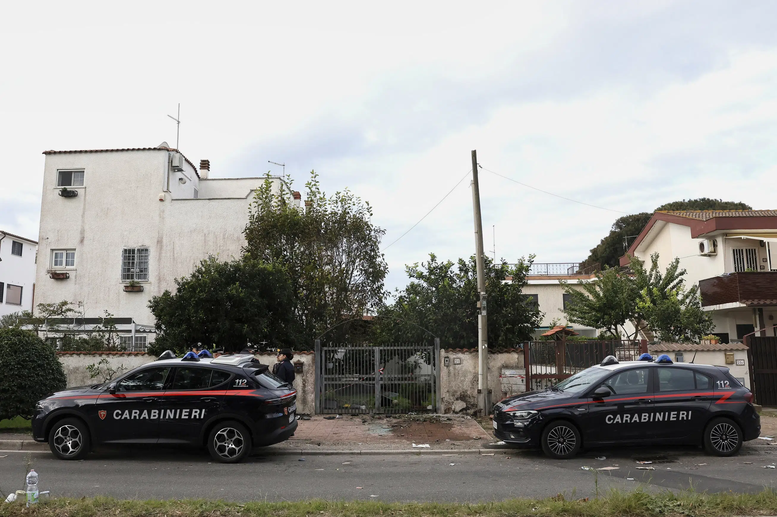 Kendt italiensk journalists bil ødelagt af bombesprængning