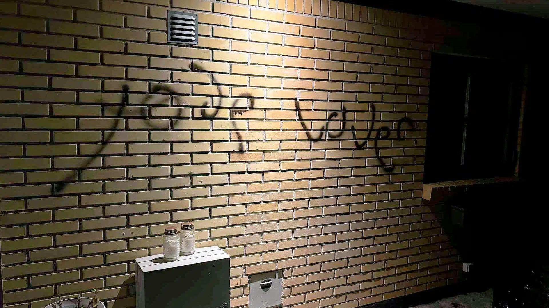 'Jøde-lover': Politikers hjem udsat for hærværk