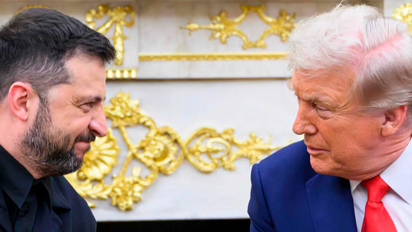 Volodymyr Zelenskyj og Donald Trump skal mødes senere fredag.