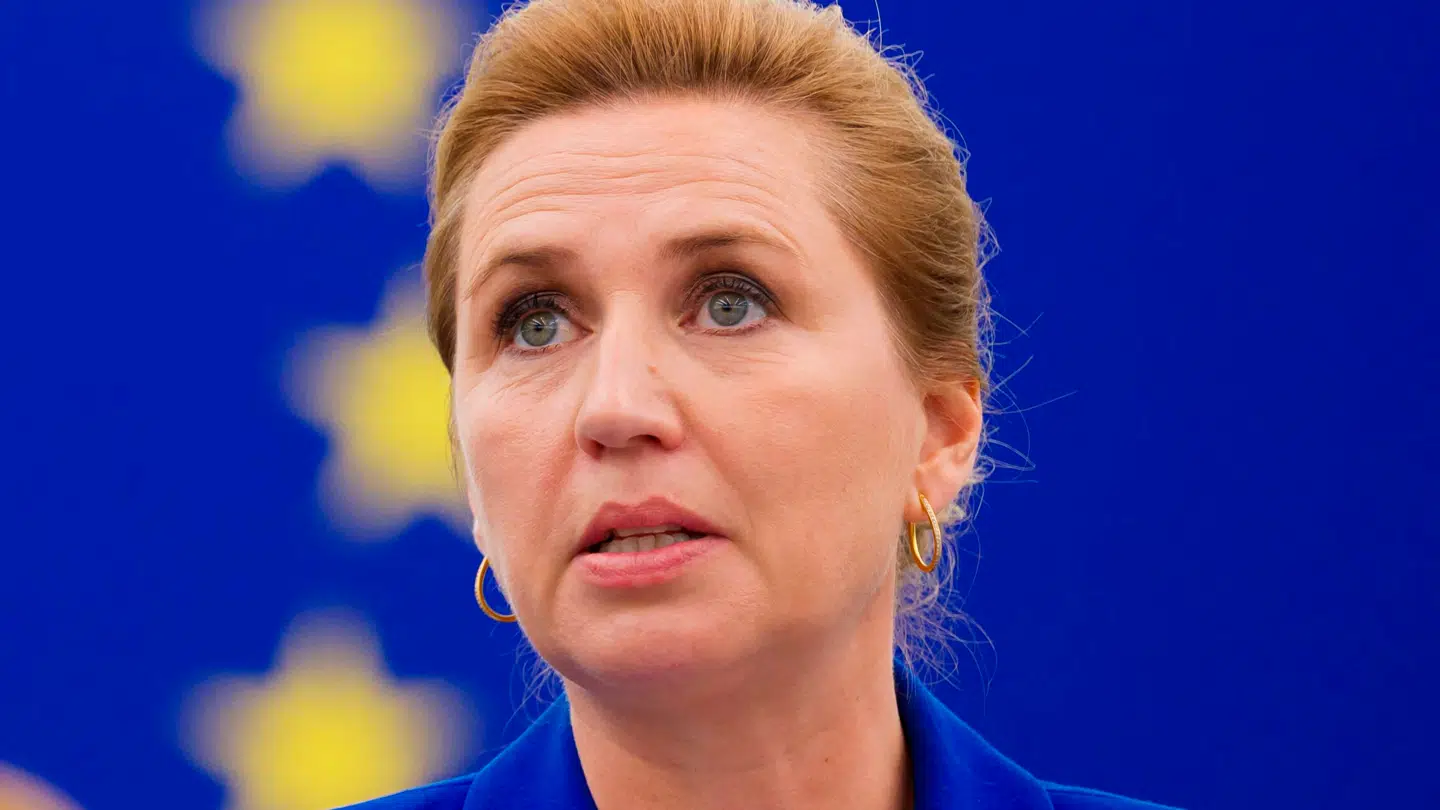 Statsminister Mette Frederiksen skal holde tungen lige i munden i næste uge, hvor hun skal forsøge at gøre comeback efter et par lidet imponerende optrædener, ifølge Qvortrup.