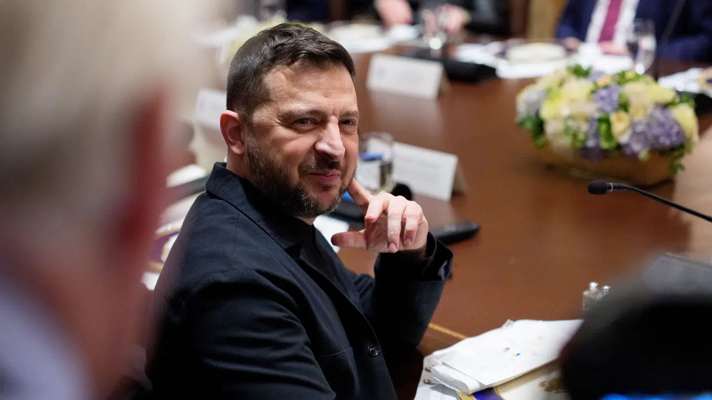 Zelenskyj fik ros for sin påklædning.