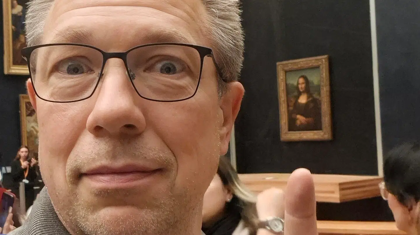 Kun to minutter efter Sebastian Vikkelsøe-Engelbrecht tog dette billede, blev Louvre evakueret, og familien var i lockdown inde på museet i en time.