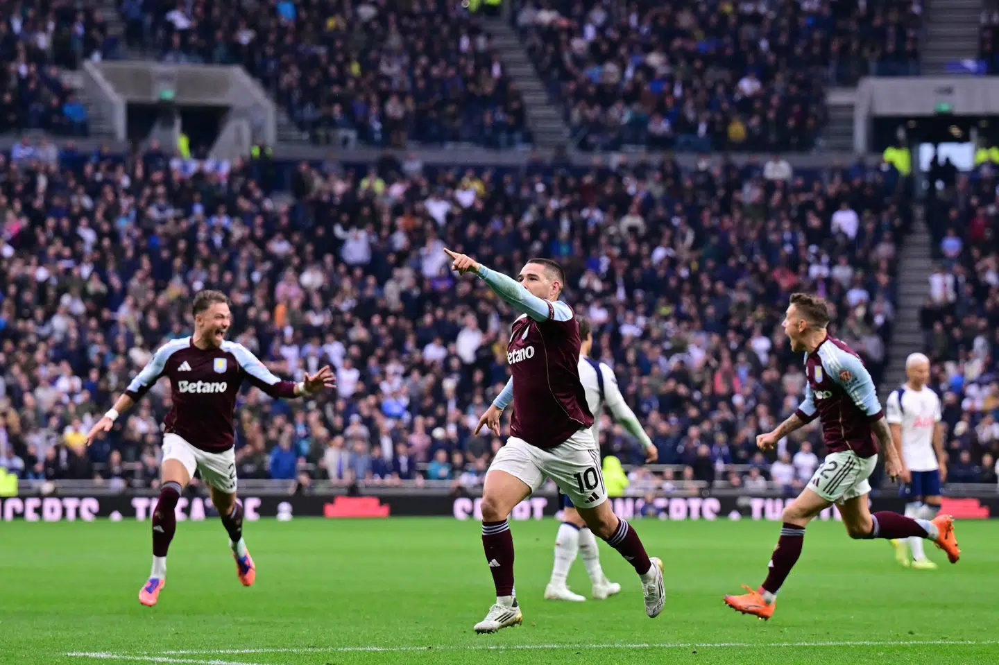Emiliano Buendía kom ind fra bænken og blev matchvinder for Aston Villa.