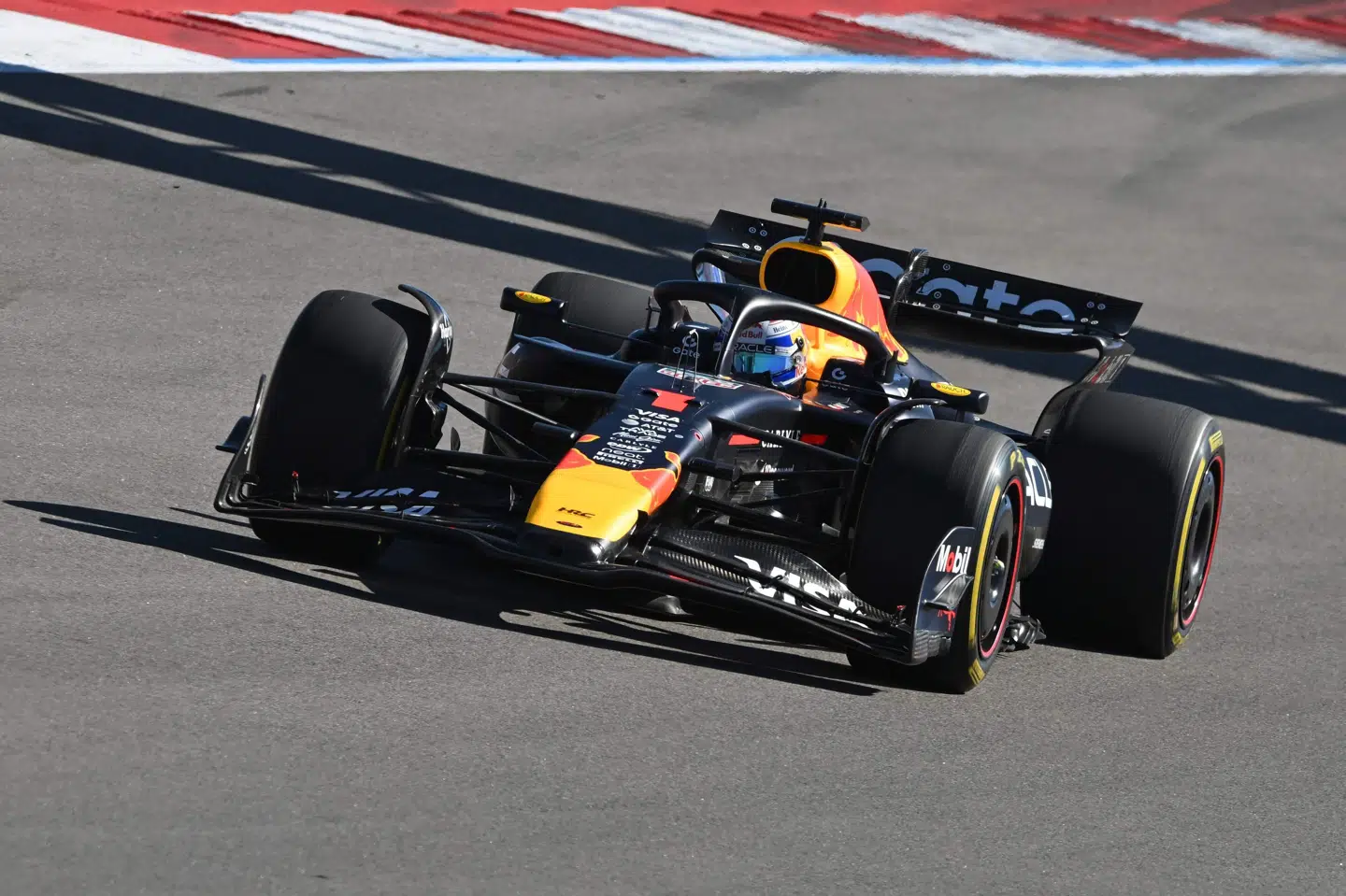 Max Verstappen startede og sluttede på førstepladsen i søndagens grandprix i Austin.