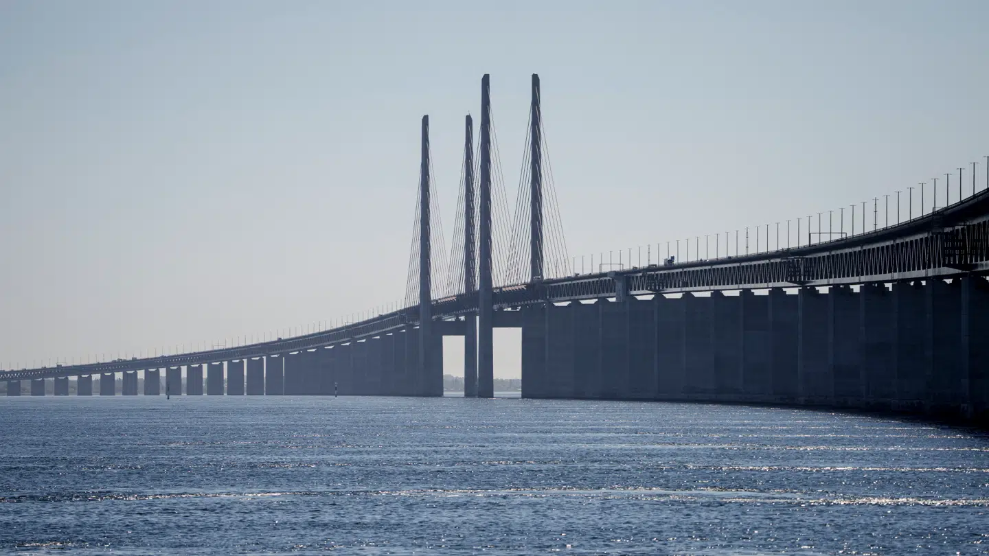 Vejarbejde inden Øresundsbroen skaber trafikale udfordringer for flere bilister.