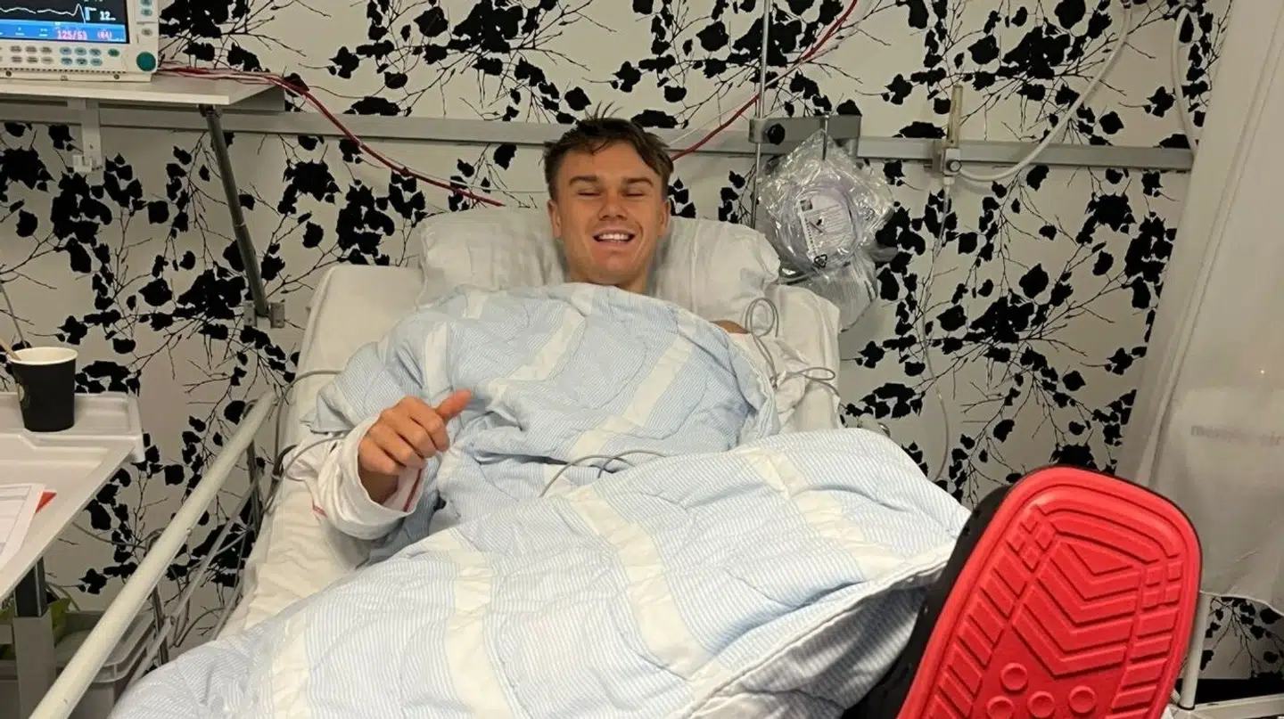 Holger Rune efter operationen.