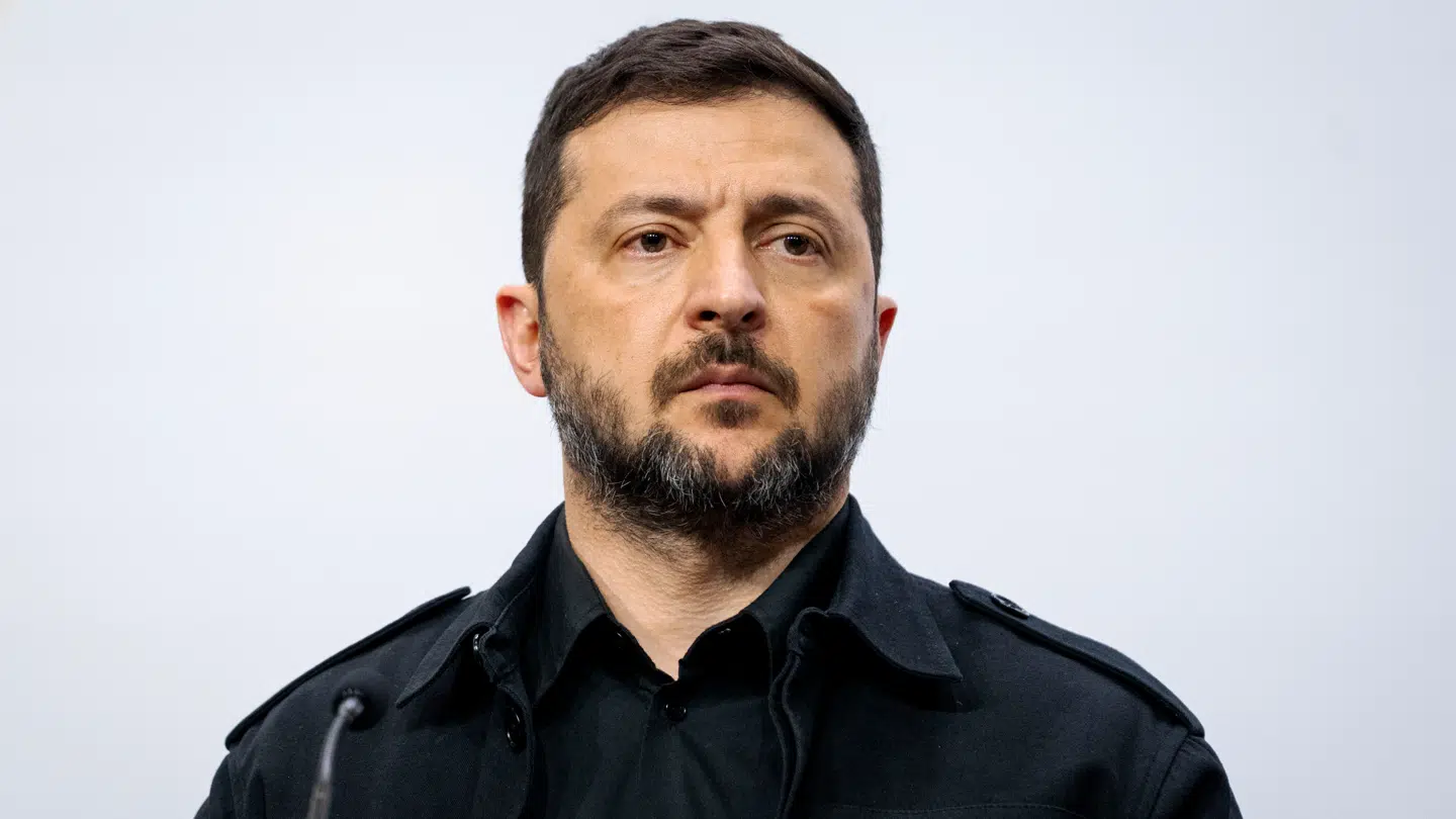 Ukraines præsident Volodymyr Zelenskyj er med på, at der kan trækkes en streg ved den nuværende frontlinje ifm. en våbenhvile.