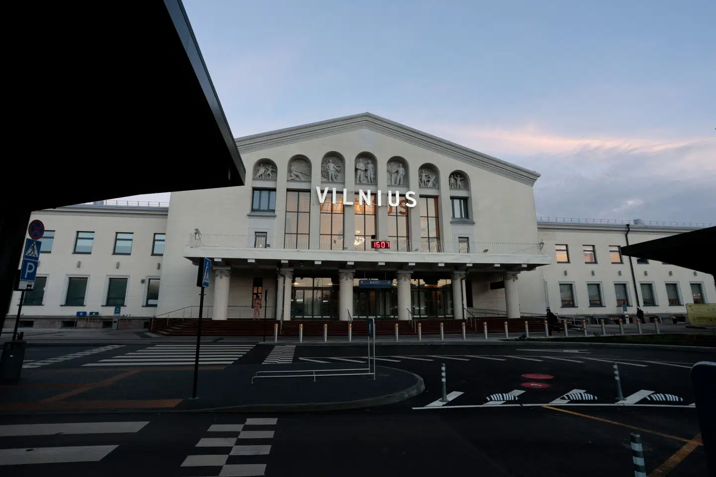 Lufthavnen i Vilnius, Litauens hovedstad, havde lukket for trafikken, efter at der var blevet set droner. (Arkivfoto).