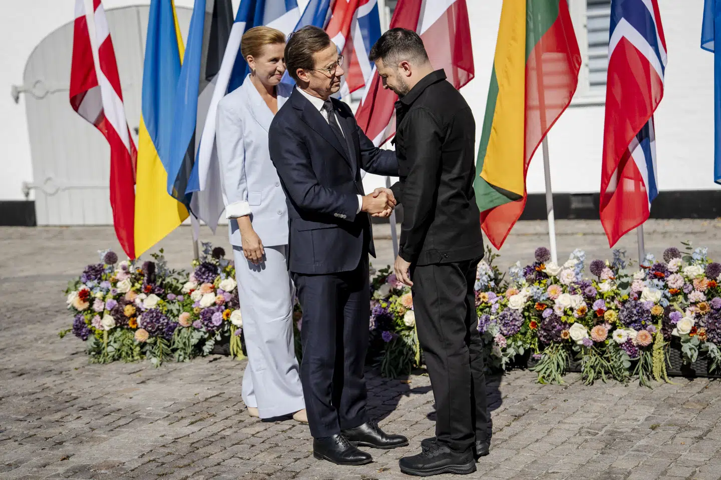 Fra venstre ses Danmarks statsminister, Mette Frederiksen (S), Sveriges statsminister, Ulf Kristersson, og Ukraines præsident, Volodymyr Zelenskyj, under et møde på Marienborg i september. (Arkivfoto).