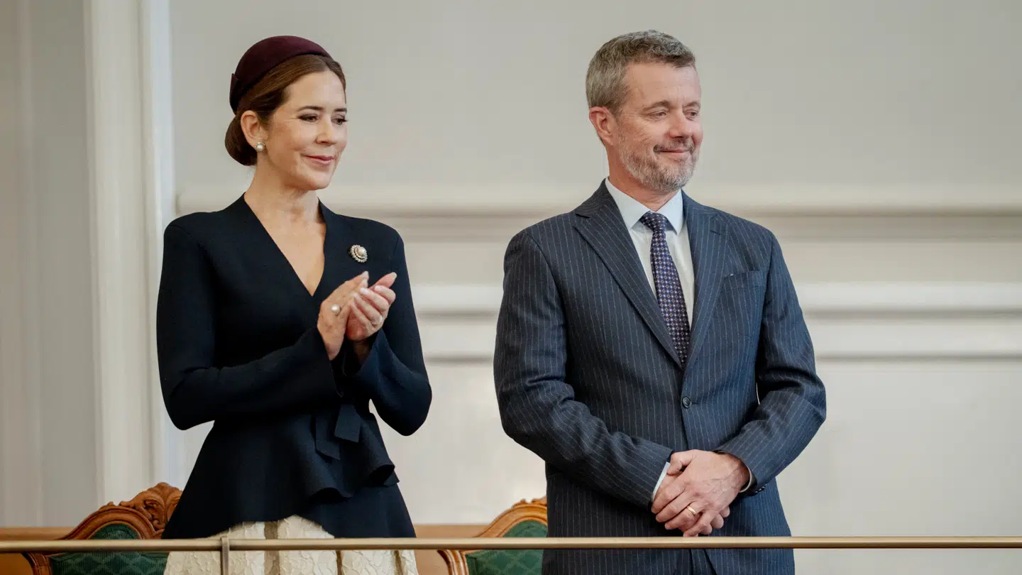 Dronning Mary og Kong Frederik tager en lille pause inden en travl uge.