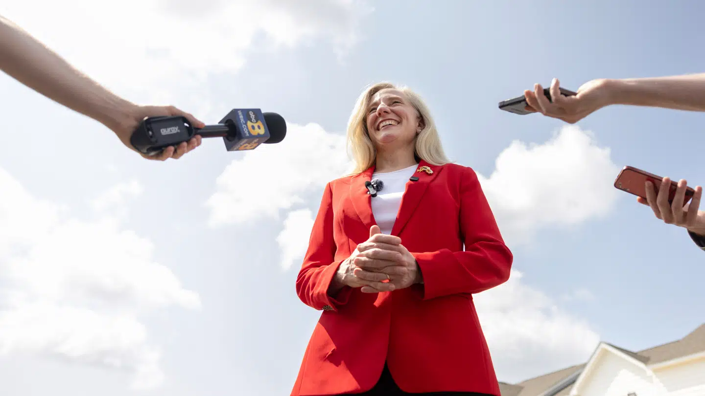 Den store favorit til at vinde posten som guvernør i den amerikanske delstat Virginia er demokraten Abigail Spanberger. Men alt kan endnu ske.