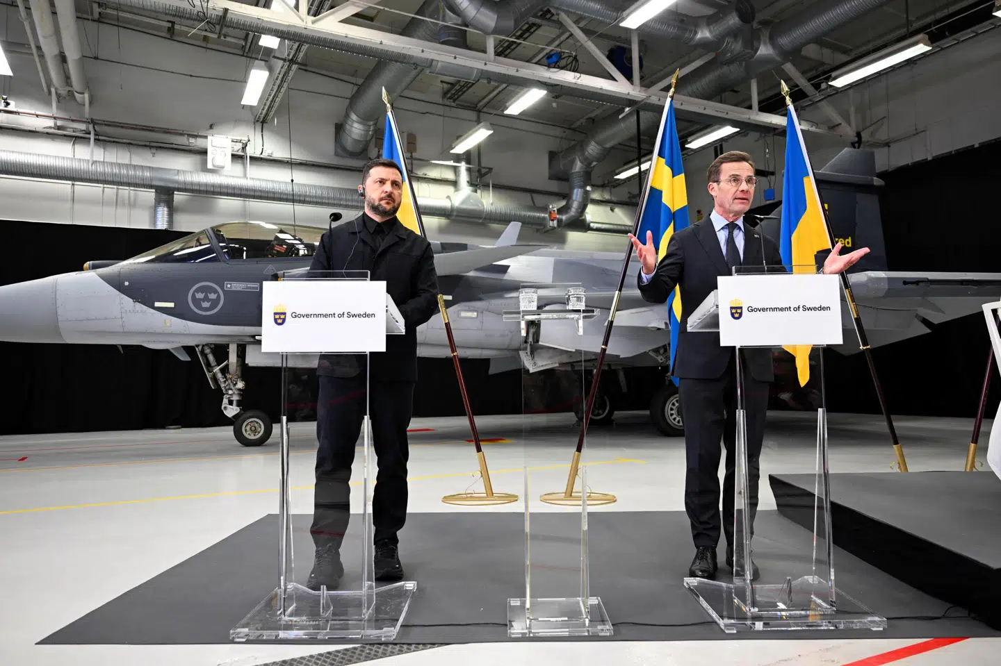 Sveriges statsminister, Ulf Kristersson, sammen med Ukraines præsident, Volodymyr Zelenskyj, under et pressemøde i Sverige onsdag.