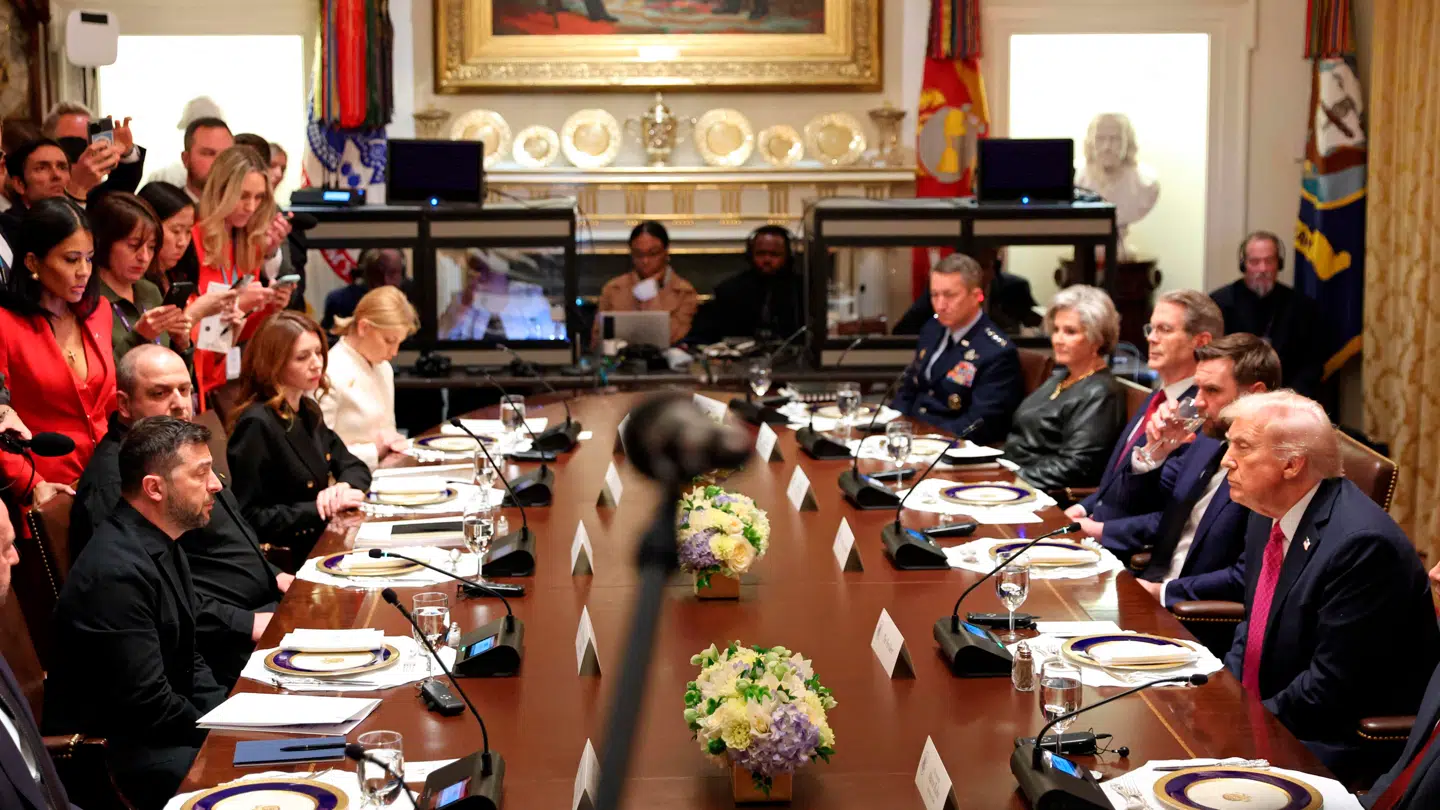 Mødet mellem den ukrainske præsident Zelenskyj og den amerikanske præsident Trump udviklede sig ifølge medier til en råbekonkurrence.