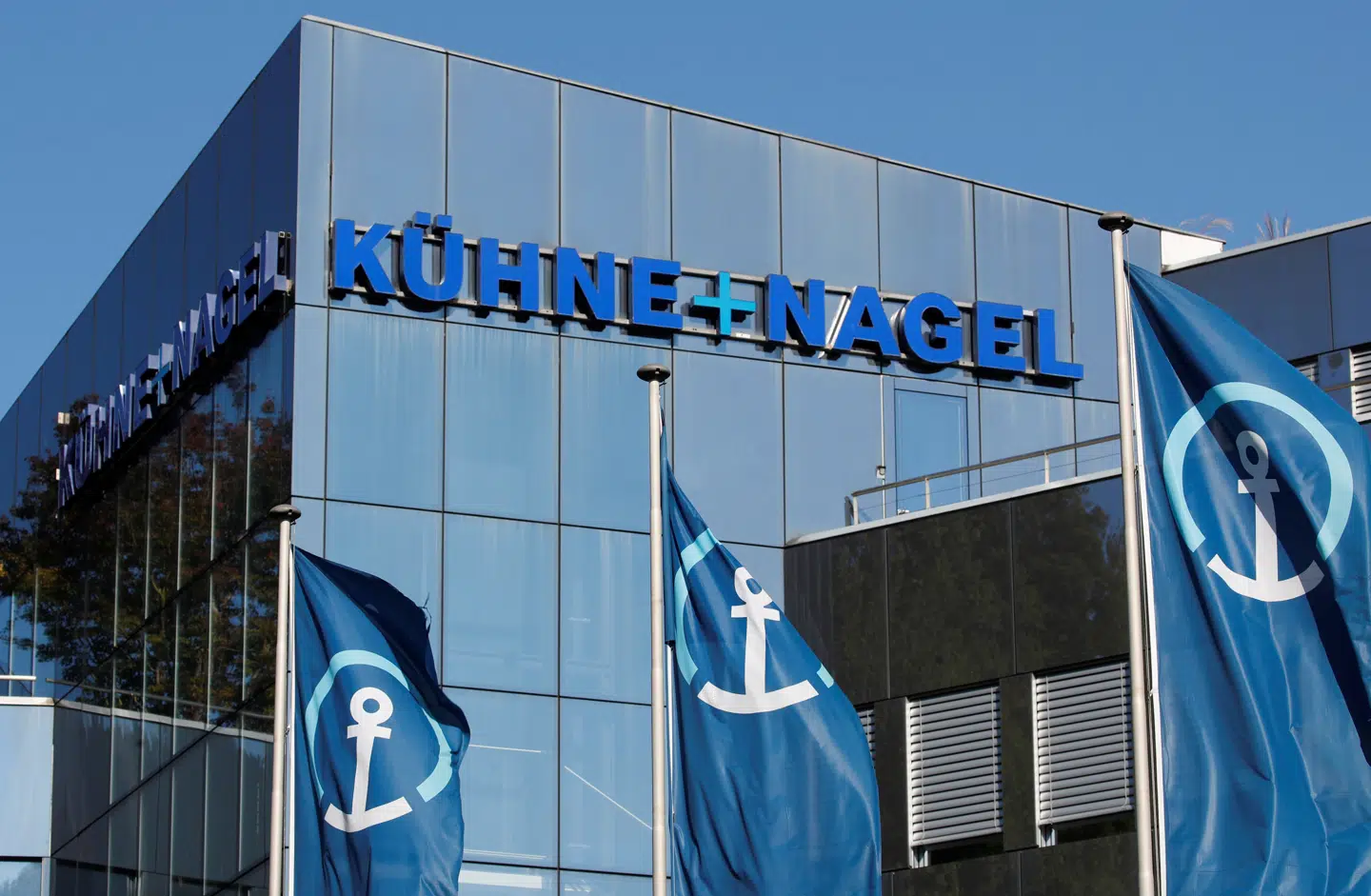 Logoet for den schweiziske logistikkoncern Kuehne + Nagel ses ved hovedkontoret i Schindellegi, Schweiz, den 17. oktober 2018.