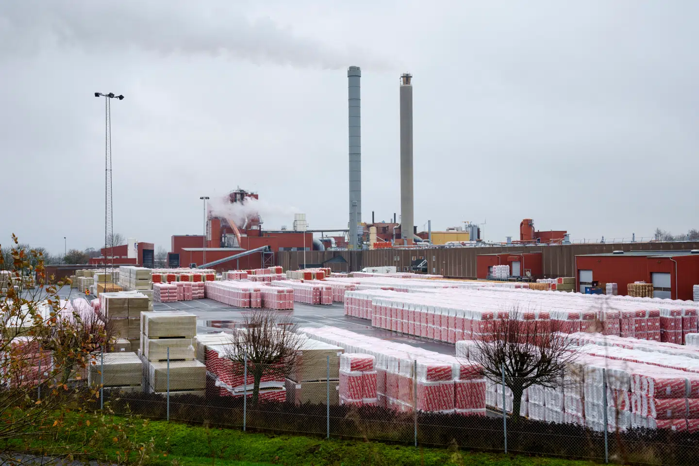 Rockwool har hovedsæde i Hedehusene, men driver fire fabrikker i Rusland. Dette billede er imidlertid fra selskabets fabrik i nordjyske Hobro.