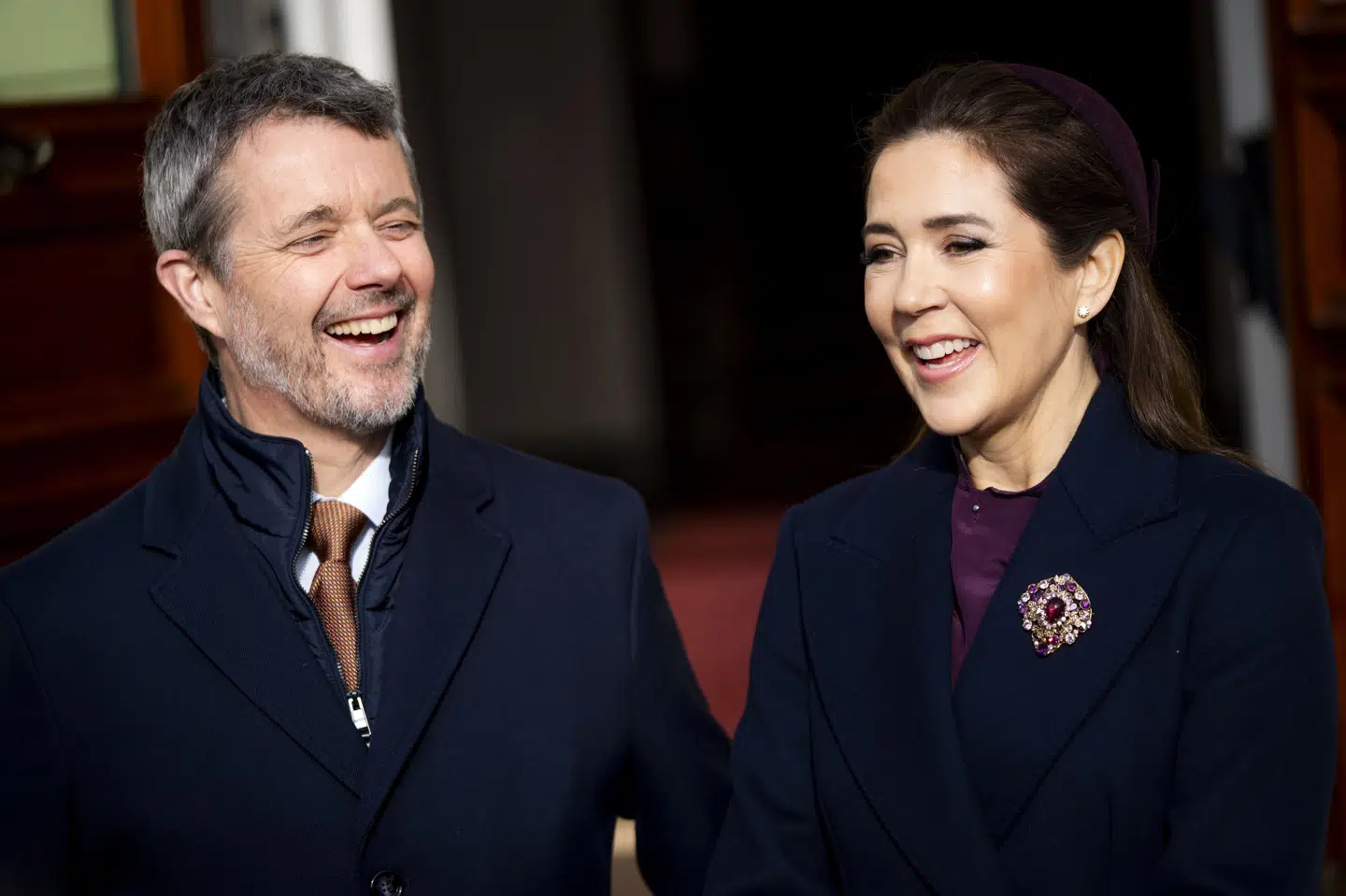 Kong Frederik og dronning Mary har været på en række statsbesøg siden tronskiftet i januar 2024. Her ses de til et kort fremmøde foran pressen under et statsbesøg til Finland i marts. (Arkivfoto).