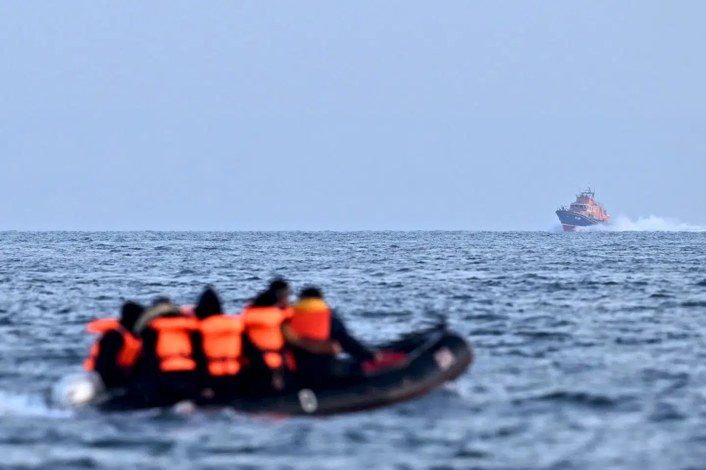 Migranter på vej over Den Engelske Kanal i oktober 2023.