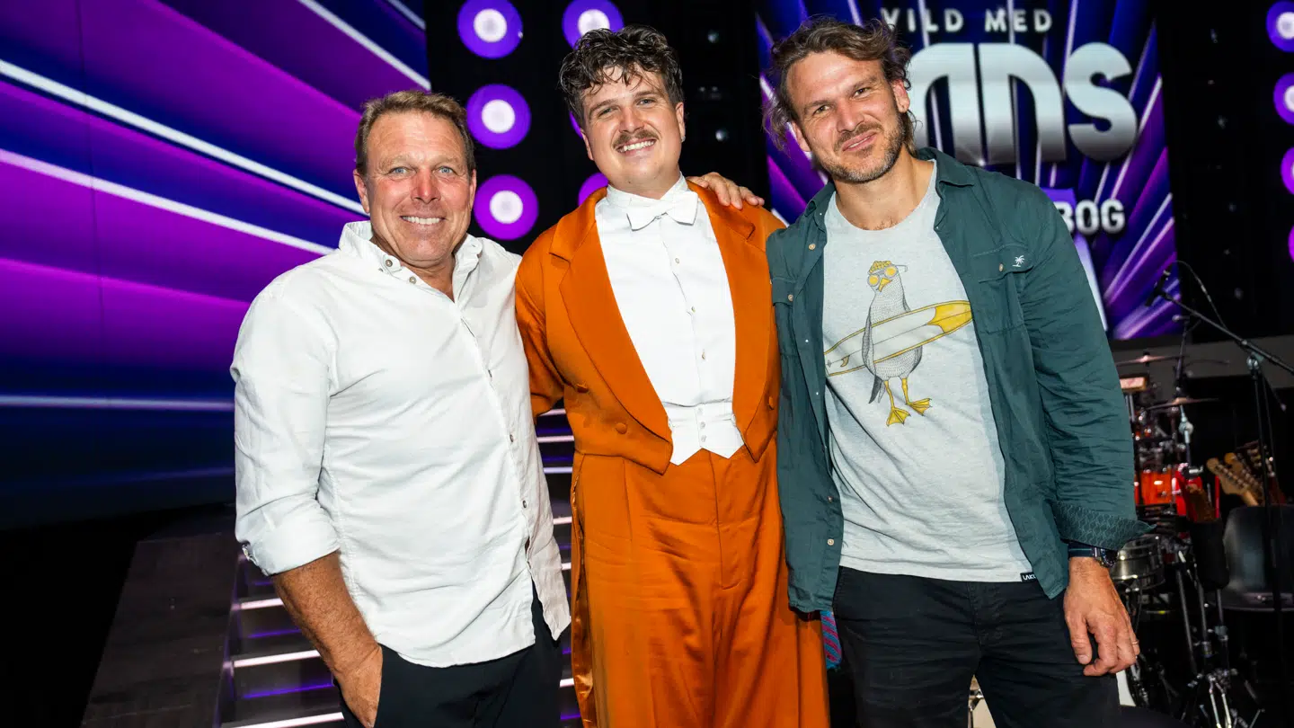 Far Mikkel Beha Erichsen og storebror Emil Midé Erichsen til 'Vild med dans' for at støtte Alfred Midé Erichsen.