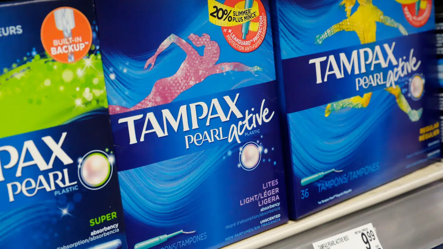 Tampax Super lækkede mest bly efter seks timer i væsken.