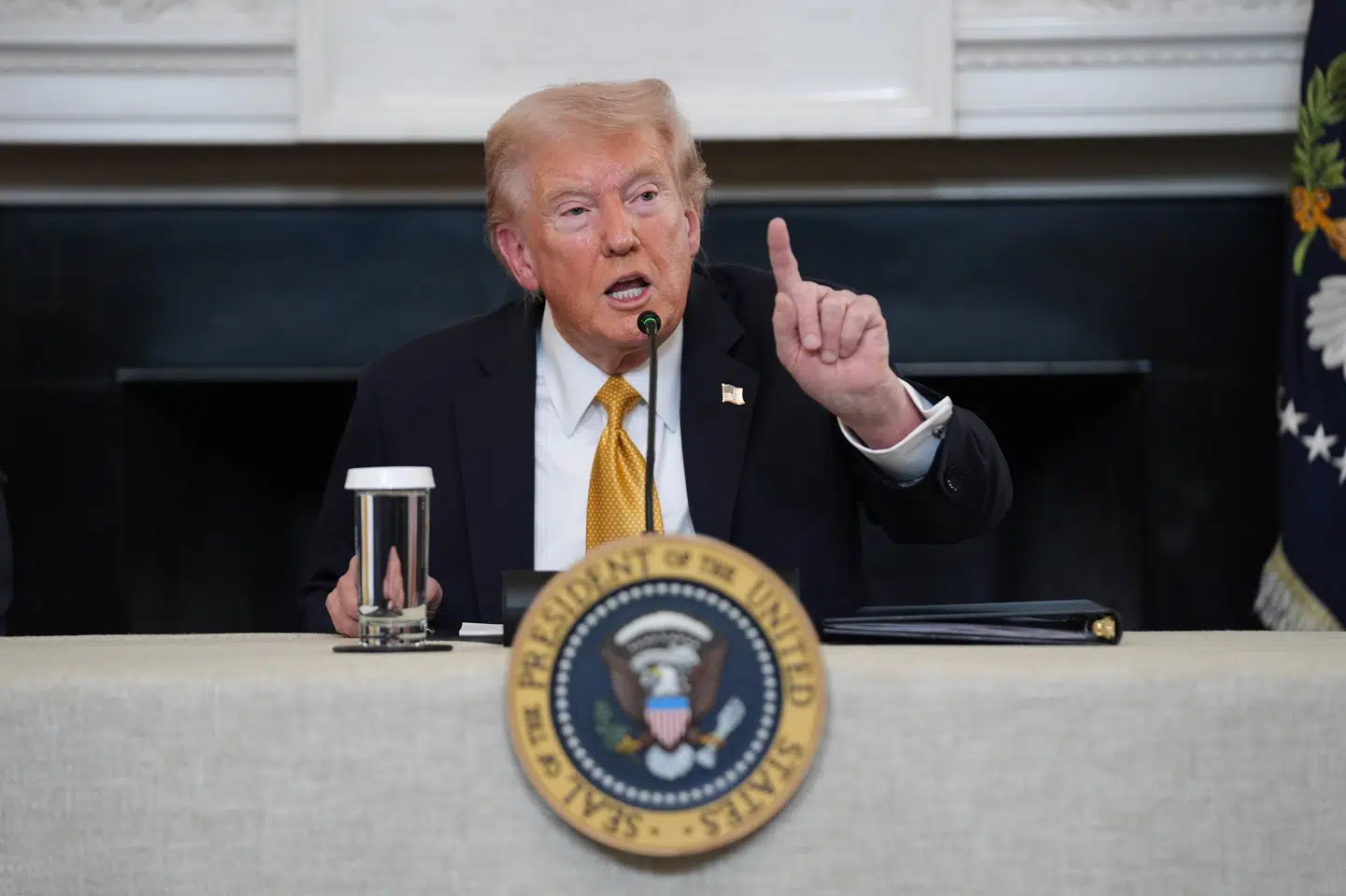 En donor har ifølge Donald Trump valgt at give penge til, at der fortsat kan udbetales løn til soldater under nedlukningen af USA's statsapparat.