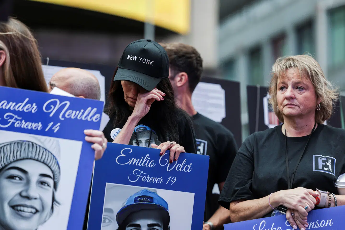 Mennesker deltager i et arrangement i storbyen New York, der har til formål at sætte fokus på fentanyl og de mange overdoser og dødsfald, som stoffet har været skyld i. (Arkivfoto).