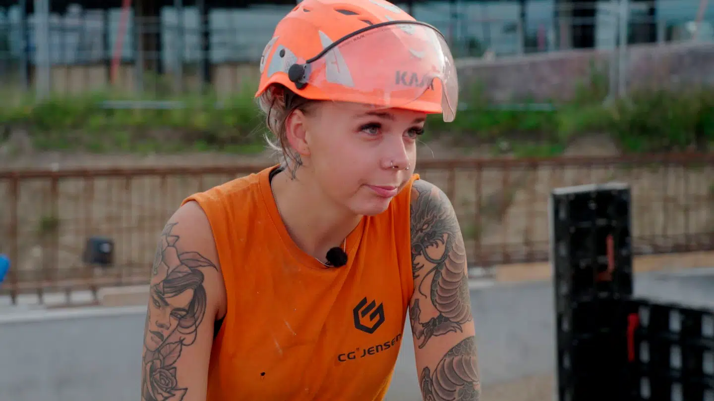 Sexisme over for mindretallet af kvindelige håndværkerlærlinge er et af de problemer, der belyses i DRs udmærkede dokumentarserie om den traditionelle tone mange steder i byggebranchen.