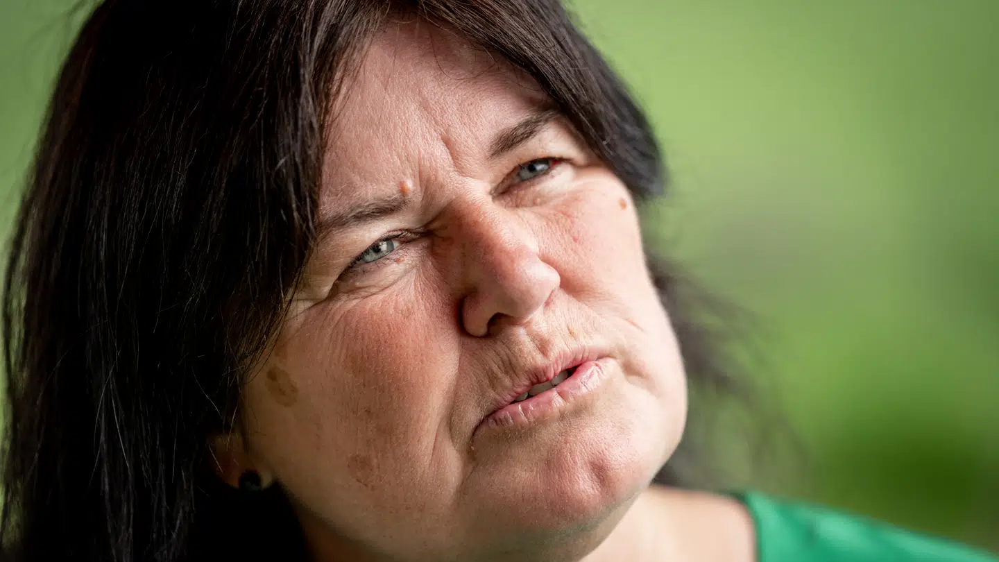 Karina Lorentzen Dehnhardt synes, det er for dårligt, at der skal gå så lang tid, før regeringen indfører flere tryghedsvagter på togstationer.
