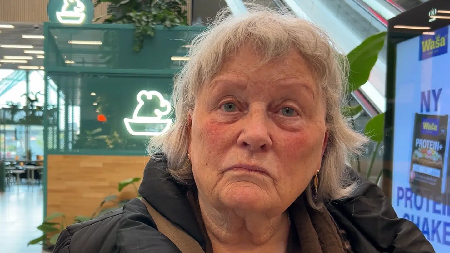 Det er blevet dyrere at handle ind, og det er en af grundene til, at 79-årige Elin Ellebye ved næste valg vil stemme på Dansk Folkeparti. Det siger hun til B.T., som møder hende i Glostrup Shoppingcenter torsdag 23. oktober.