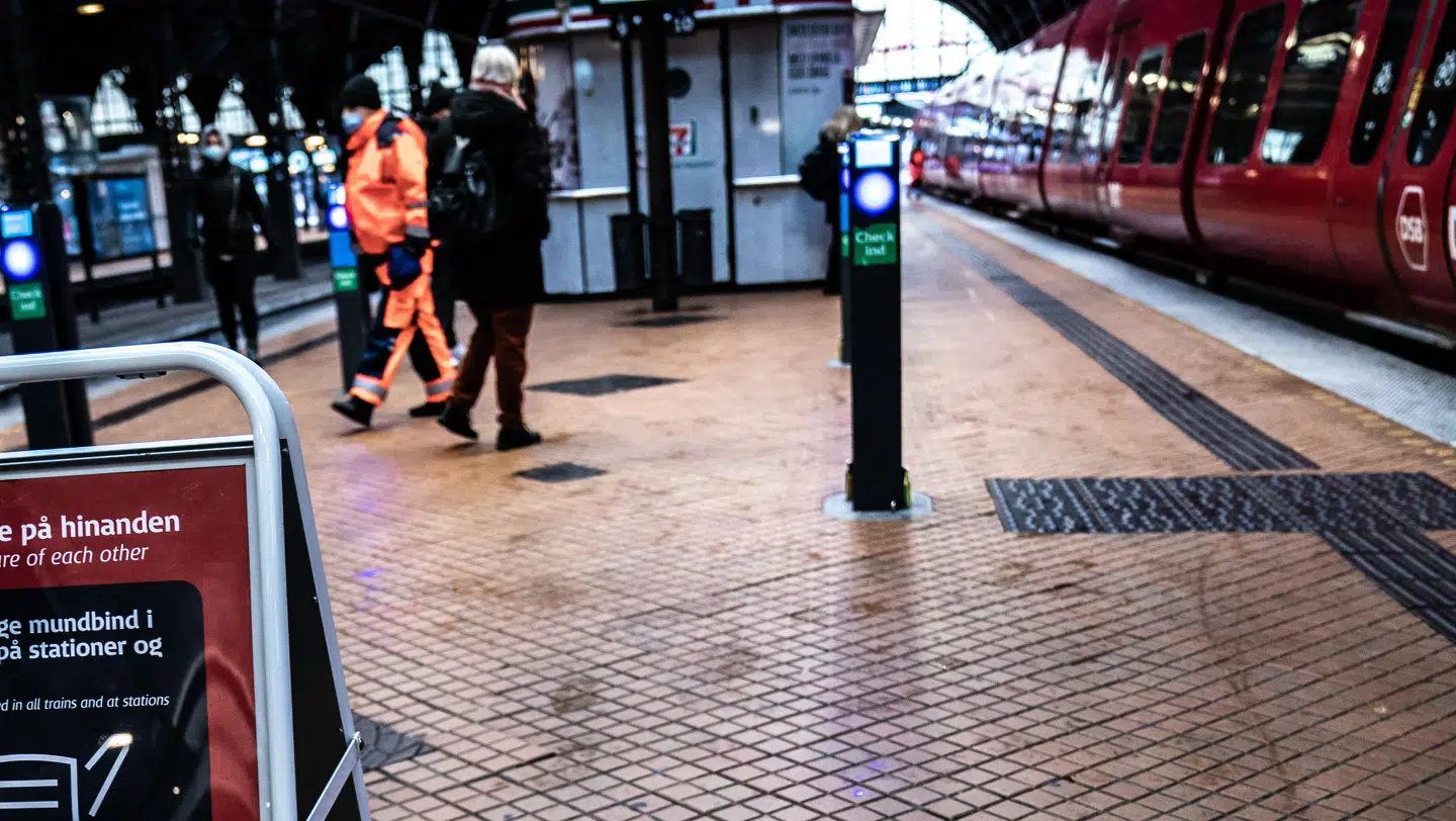 Allerede i dag har DSB tryghedsvagter, der patruljerer på en række S-togsstationer.