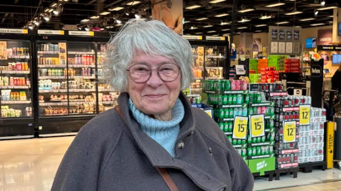 Efter en tur i Føtex er pensionist Else Marie Jakobsen stærkt kritisk over, at regeringen har valgt at fjerne afgifterne på slik og chokolade. Hun vil gerne have billigere grøntsager.